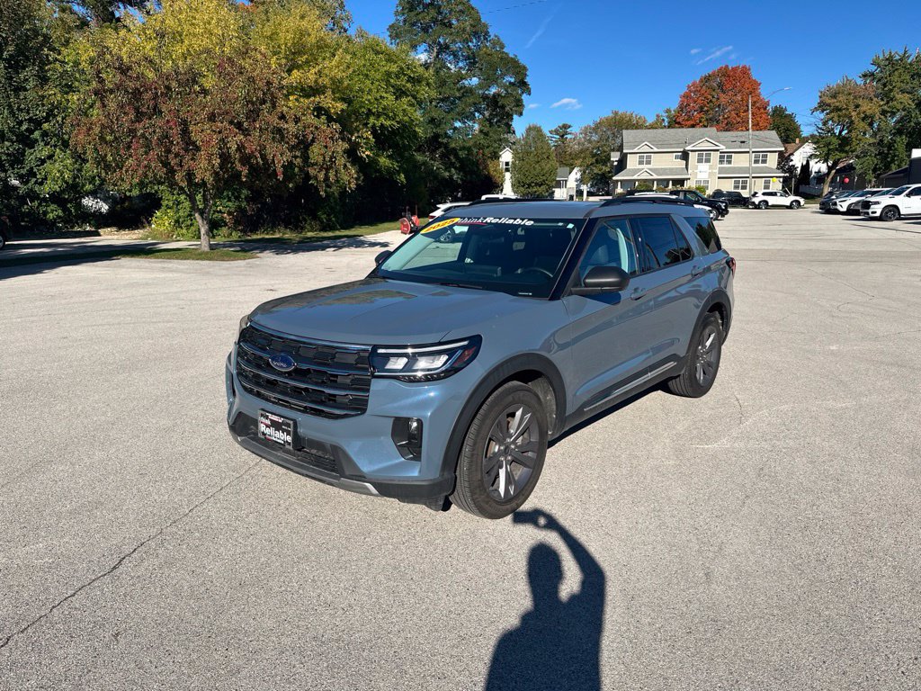 Used 2025 Ford Explorer Active w/ Active Comfort Package AWD/4WD image 1