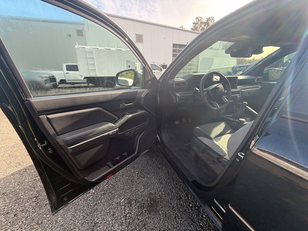 Used 2025 Toyota Tacoma TRD Sport AWD/4WD image 8