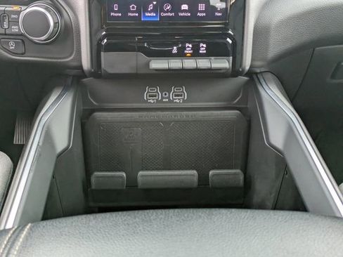 Used 2025 RAM 1500 Big Horn AWD/4WD image 19