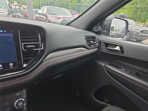 Used 2025 Dodge Durango GT w/ Blacktop Package AWD/4WD image 27
