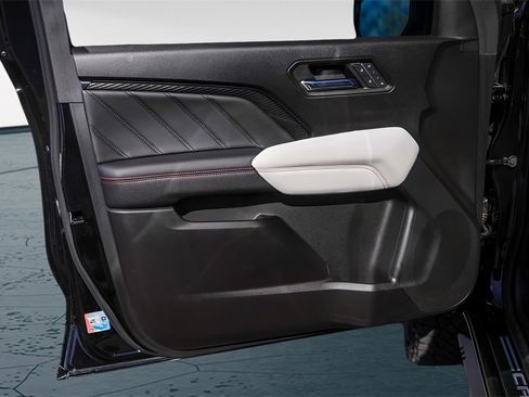 Used 2023 GMC Canyon AT4X w/ Edition 1 image 27