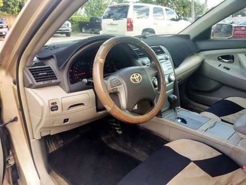 Used 2011 Toyota Camry LE w/ LE Extra-Value Pkg image 12