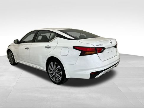 Used 2024 Nissan Altima 2.5 SL AWD/4WD image 3
