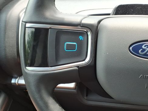 Certified 2025 Ford Expedition Active AWD/4WD image 19