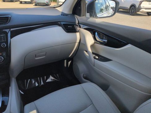Certified 2022 Nissan Rogue Sport SL image 17