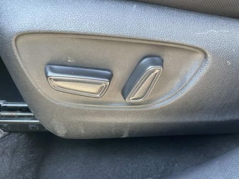 Used 2022 Toyota Highlander LE FWD image 20