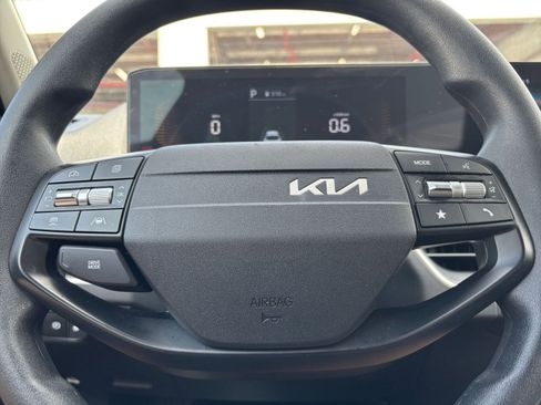 Used 2025 Kia K4 FWD image 27