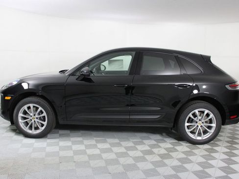 New 2026 Porsche Macan image 2