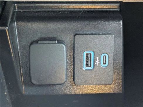 Used 2023 Ford Explorer ST-Line w/ Class IV Trailer Tow Package image 16