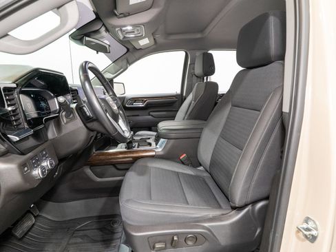 Used 2023 GMC Sierra 1500 Elevation w/ Preferred Package AWD/4WD image 16