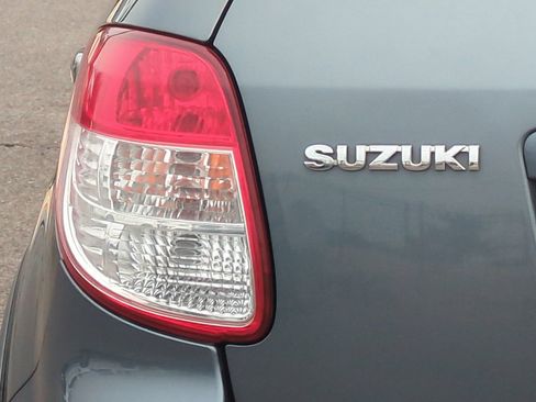 Used 2009 Suzuki SX4 AWD Hatchback w/ Touring Pkg image 41