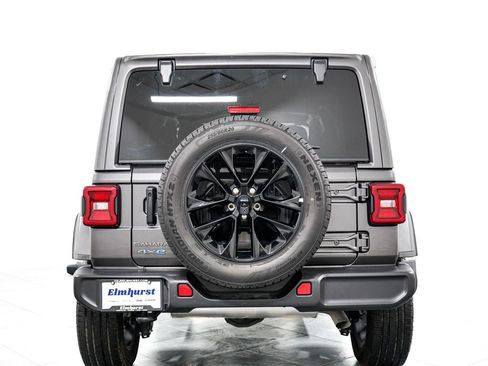 Used 2025 Jeep Wrangler Unlimited Sahara AWD/4WD image 6