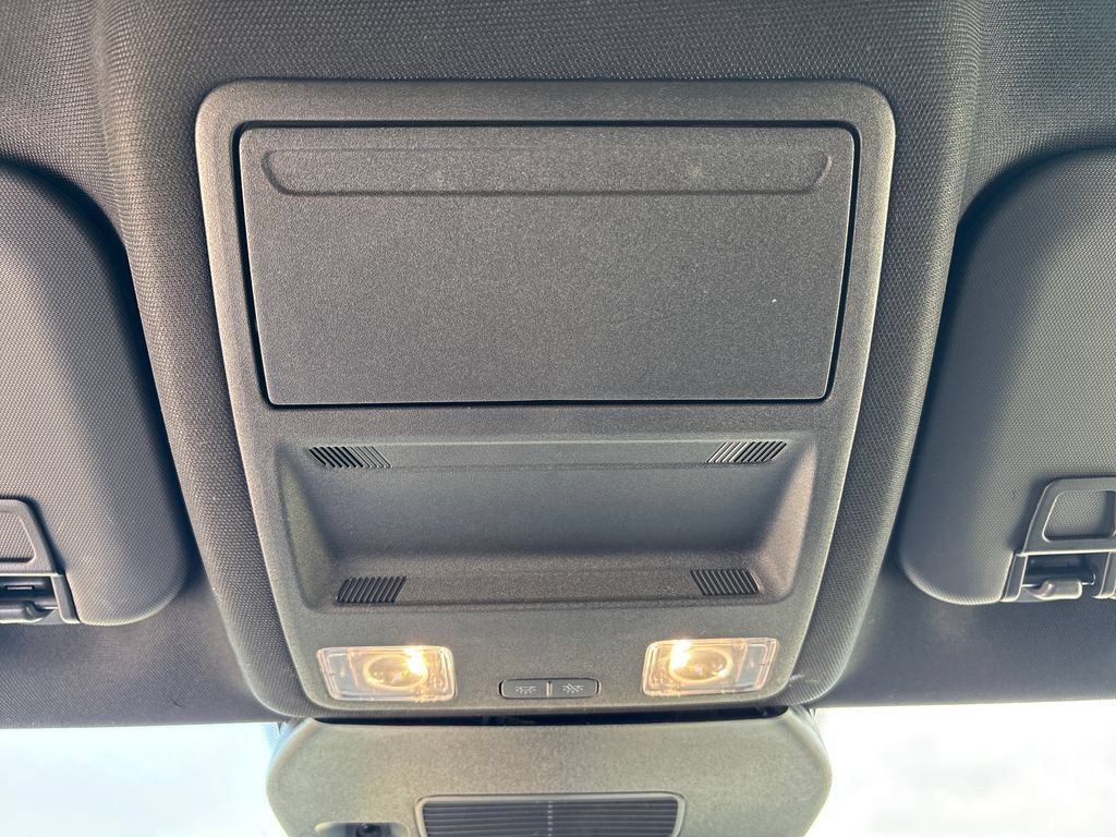 Used 2025 Ford Escape ST-Line Select AWD/4WD image 41