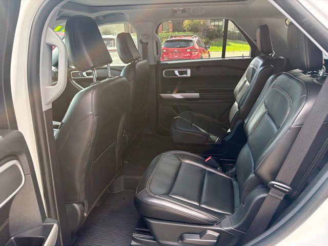 Used 2021 Ford Explorer XLT w/ Equipment Group 202A AWD/4WD image 11