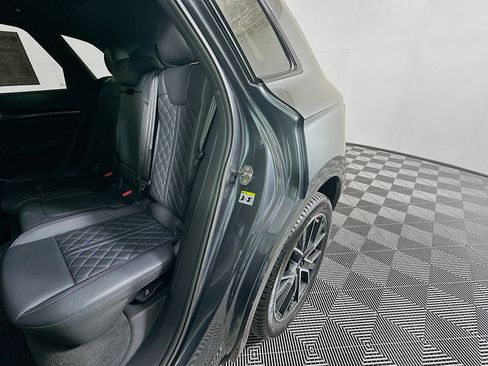 Used 2023 Audi SQ5 Premium Plus w/ Premium Plus Package AWD/4WD image 26