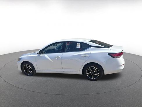 Used 2025 Nissan Sentra SV FWD image 10