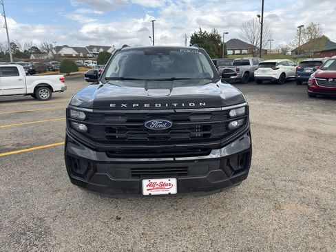 New 2025 Ford Expedition Active image 2