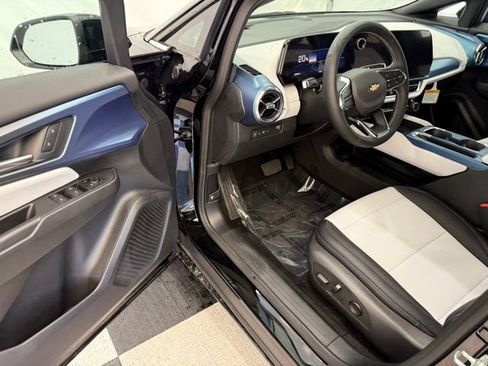 New 2026 Chevrolet Equinox EV LT image 29