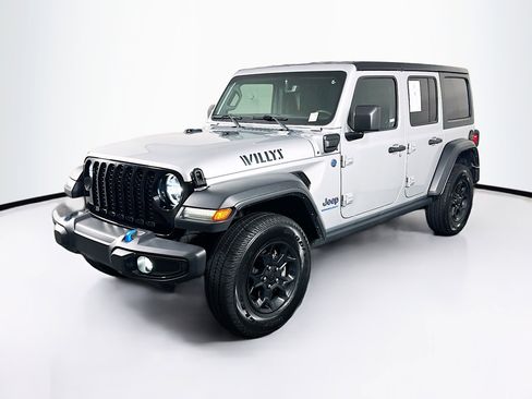 Used 2023 Jeep Wrangler Unlimited w/ Cold Weather Group AWD/4WD image 3