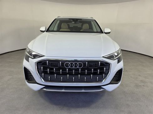 Used 2025 Audi Q8 Premium w/ Convenience Package image 2