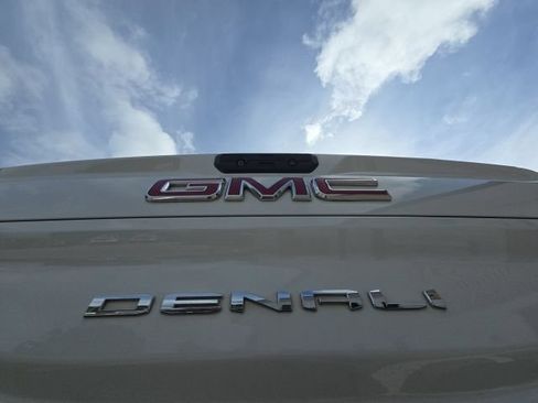 Used 2020 GMC Sierra 2500 Denali w/ Denali Ultimate Package AWD/4WD image 10