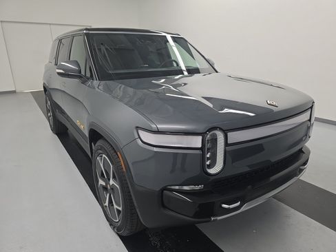 Used 2023 Rivian R1S Adventure AWD/4WD image 7