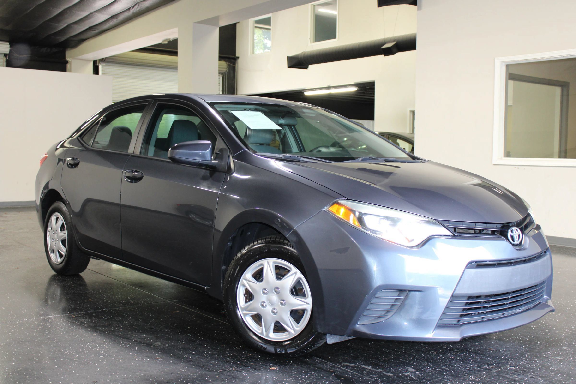 Used 2016 Toyota Corolla L FWD image 32