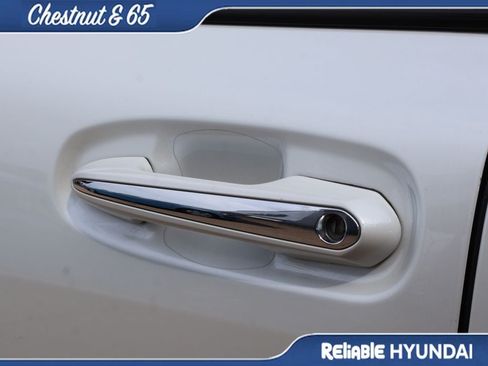 Used 2022 Toyota Sienna XLE w/ XLE Plus Package FWD image 20