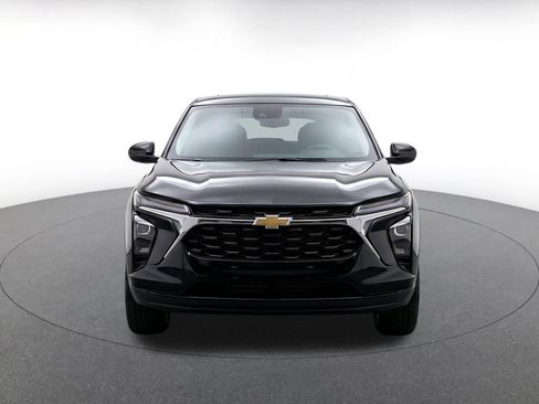 Used 2025 Chevrolet TrailBlazer LT FWD image 2