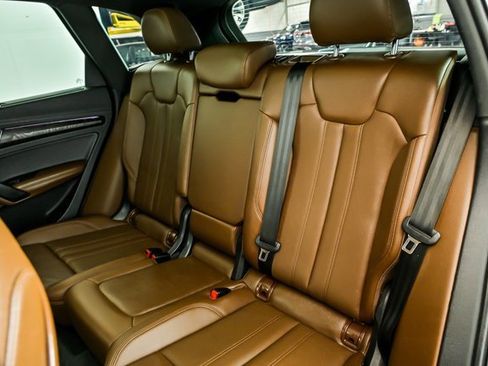 Used 2018 Audi Q5 Prestige w/ Prestige Package image 15