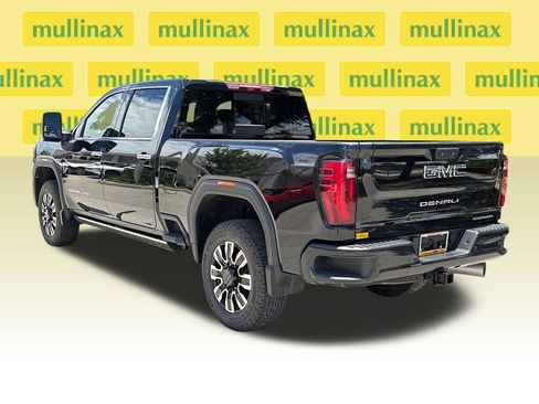 Used 2024 GMC Sierra 2500 Denali Ultimate AWD/4WD image 8