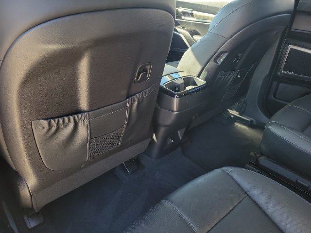 Used 2024 Kia Telluride EX w/ EX Captain's Chair Package FWD image 7