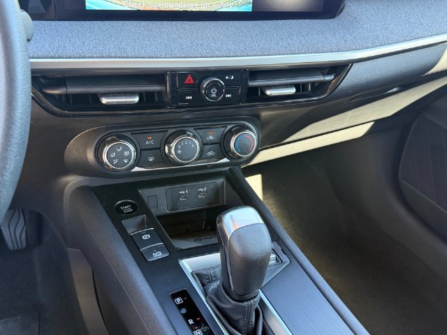 Used 2025 Nissan Kicks SV FWD image 19