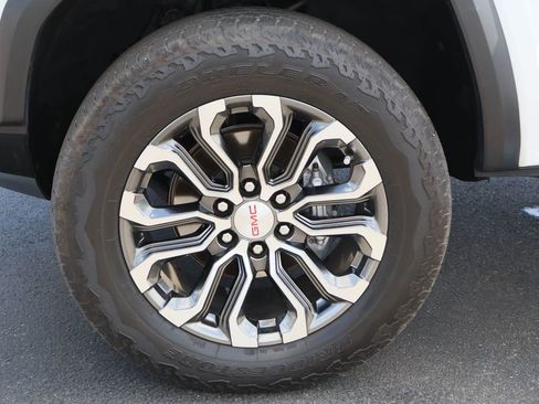 Certified 2024 GMC Canyon Denali AWD/4WD image 32