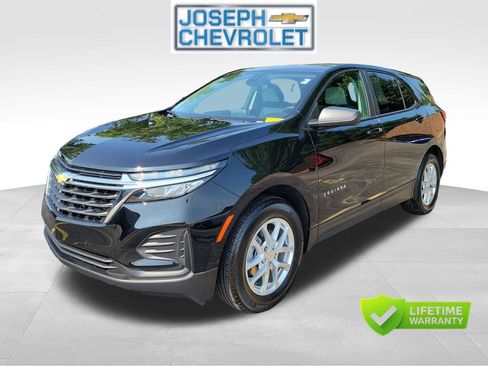 Used 2024 Chevrolet Equinox LS w/ LS Convenience Package FWD image 2