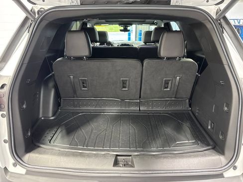 Used 2023 Chevrolet Traverse LT w/ LT Premium Package AWD/4WD image 53