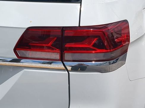 Certified 2023 Volkswagen Atlas SE w/ Panoramic Sunroof Package FWD image 8