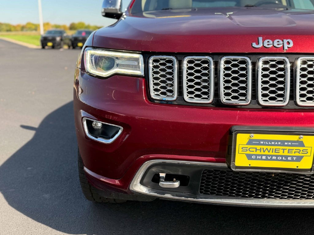 Used 2017 Jeep Grand Cherokee Overland AWD/4WD image 4