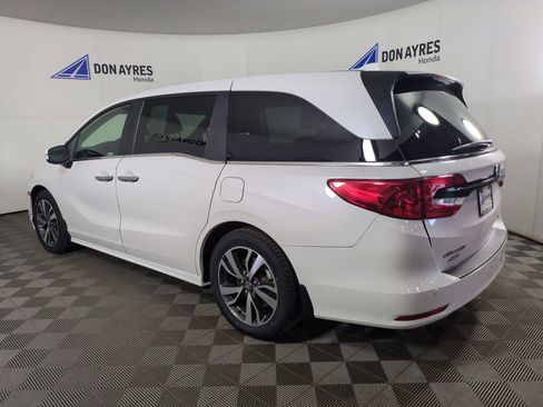 Certified 2024 Honda Odyssey Touring image 4