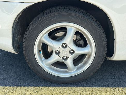 Used 1999 MAZDA MX-5 Miata RWD image 24
