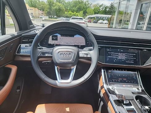 Used 2025 Audi Q5 Premium w/ Convenience Package AWD/4WD image 13