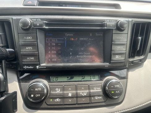 Used 2015 Toyota RAV4 XLE AWD/4WD image 6