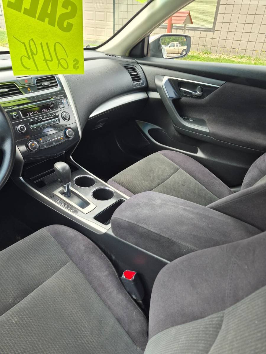 Used 2013 Nissan Altima 2.5 S FWD image 7