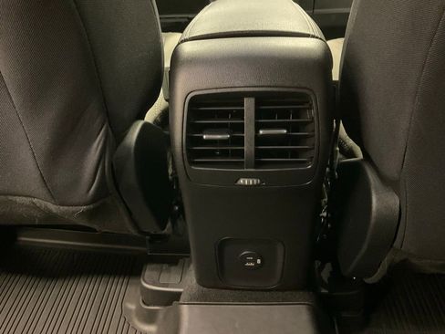 Used 2020 Ford Escape SE image 35