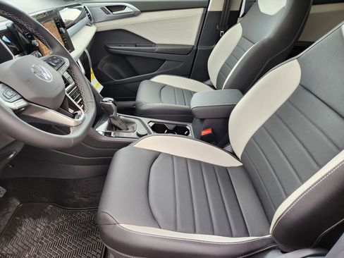 New 2026 Volkswagen Taos SEL AWD/4WD image 18