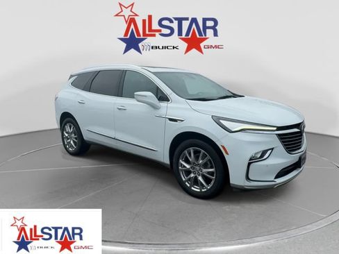 Used 2024 Buick Enclave Essence w/ Experience Buick Package FWD image 1