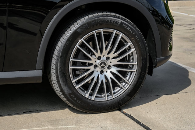 Used 2025 Mercedes-Benz GLC 300 4MATIC image 67