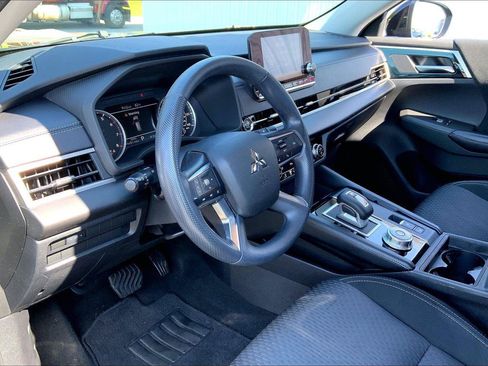Used 2022 Mitsubishi Outlander ES AWD/4WD image 13