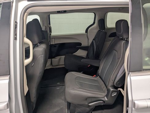 Certified 2023 Chrysler Voyager LX FWD image 22
