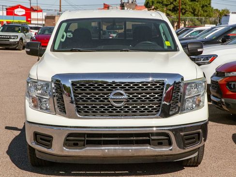 Used 2017 Nissan Titan SV RWD image 3